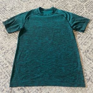 Mens lululemon shirt size small